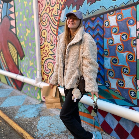 Meet your Posher, Miranda - Picture 5 of 6